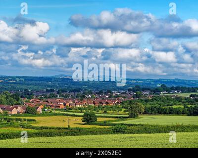 UK, Somerset, Chard, Blick vom Snowdon Hill über die Stadt und Dorset Hills. Stockfoto