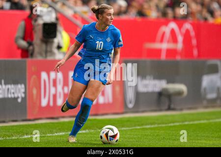 AACHEN, DEUTSCHLAND - 9. APRIL: Karolina Lea Vilhjalmsdottir aus Island beim Qualifikationsspiel zur UEFA Frauen EURO 2025 zwischen Deutschland und Island am 9. April 2024 in Aachen. (Foto: Tobias Giesen/BSR Agentur) Stockfoto