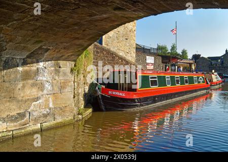 UK, North Yorkshire, Skipton, Springs Branch Canal an der Coach Street Bridge Nr. 1. Stockfoto