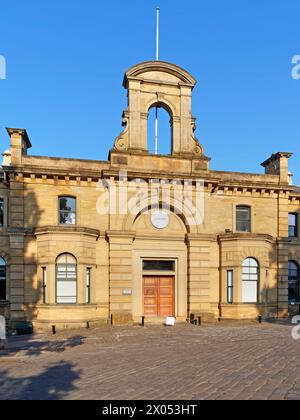 Vereinigtes Königreich, West Yorkshire, Stadt Bradford, Shipley, Saltaire, Salts Mill Bürogebäude. Stockfoto