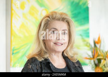 Rom, Italien. April 2024. Die französische Schauspielerin Catherine Deneuve nimmt am Fotoruf des Films „Bernadette, La Moglie del Presidente“ im Sofitel Hotel in Rom Teil (Foto: Matteo Nardone/Pacific Press) Credit: Pacific Press Media Production Corp./Alamy Live News Stockfoto