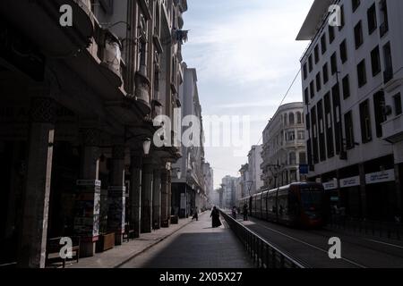 Gebäude, die die Bevölkerungsdichte im Art déco-Viertel zeigen, das unter dem französischen Protektorat das europäische Viertel der Stadt war und Heimat von s ist Stockfoto