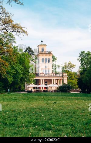 Aussichtspunkt Gebäude im Maksimir Park, Zagreb, Kroatien. Stockfoto