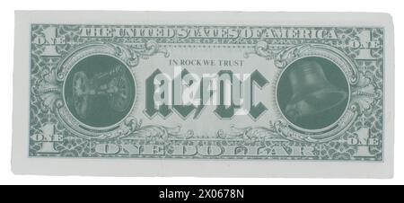 AC-DC Rasierer Edge MONEY SPRICHT ÜBER Angus Young Promotional One Dollar Bill 1990 von einem Konzert in St. Petersburg, Florida USA isoliert auf weißem Hintergrund. Stockfoto