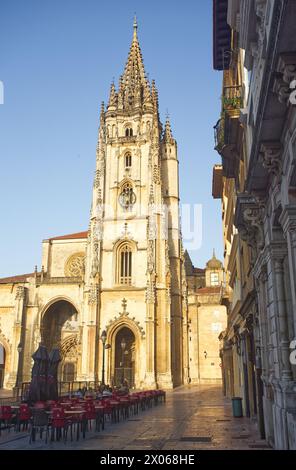 Die Kathedrale San Salvador de Oviedo ist eine gotische Kathedrale. Die heilige Kammer. Fürstentum Asturien, Spanien Stockfoto