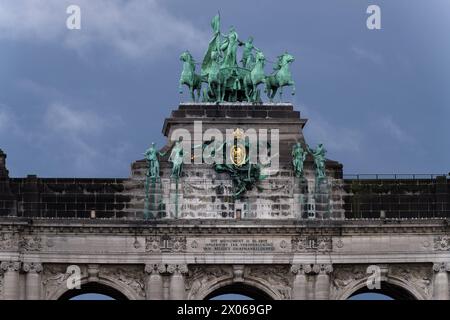 Arc du Cinquantenaire / Triomfboog van het Jubelpark (Cinquantenaire Arch) im Parc du Cinquantenaire / Jubelpark in Brüssel, Belgien © Wojciech Stroz Stockfoto