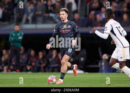 Madrid, Spanien. April 2024. Jack Grealish von Manchester City im Spiel während des Viertelfinals der UEFA Champions League 2023/2024 im ersten Legspiel zwischen Real Madrid CF und Manchester City im Santiago Bernabeu Stadion. Ergebnis: Real Madrid CF 3:3 Manchester City Credit: SOPA Images Limited/Alamy Live News Stockfoto