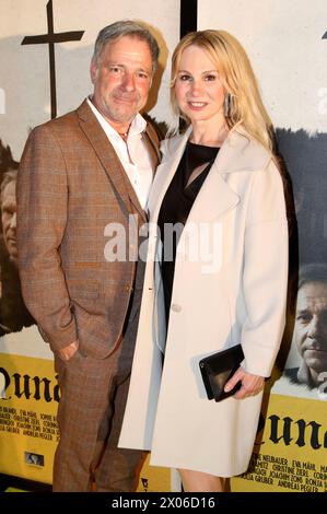 Christian Swoboda und Christine Zierl bei der Premiere des Kinofilms Hundswut im Mathäser Filmpalast. München, 09.04.2024 *** Christian Swoboda und Christine Zierl bei der Premiere des Films Hundswut im Mathäser Filmpalast München, 09 04 2024 Foto:XM.xWehnertx/xFuturexImagex hundswut 4512 Stockfoto