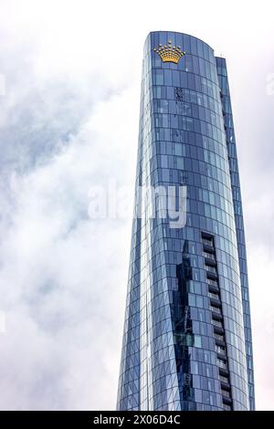 Sydney, Australien - 9. Februar 2023: Crown Towers in Darling Harbour, ein luxuriöser Hotel- und Kasinokomplex am Wasser, der 2021 fertiggestellt wurde. Stockfoto