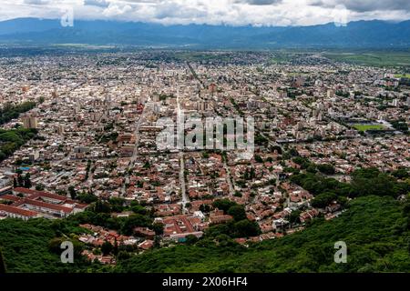 Blick auf die Stadt Salta vom Hügel San Bernardo, Provinz Salta, Argentinien Stockfoto