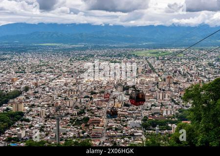 Blick auf die Stadt Salta vom Hügel San Bernardo, Provinz Salta, Argentinien Stockfoto