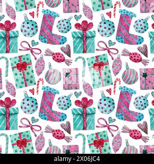 Nahtloses Grußmuster in Aquarellfarben. Neujahr. Feier Illustration. Frohe Weihnachten. Handgezeichnete Weihnachtsdekorationen, Kugeln, süßigkeiten und Geschenk bo Stockfoto