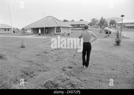 Aktuell 30 - 7 - 1973: Wo Menschen keptDas schwache Denken - verurteilt zu einem unwürdigen Leben in einer Anstalt. Es gibt helle Flecken. Aber vor allem: Die Fürsorge des Sozialstaates für geistig Behinderte ist eine Schande! Aktuell besuchte zwei Institutionen: Hellandheimen in Vestnes außerhalb von Molde und Lykkkebo in Kristiansund. Foto: Aage Storløkken / aktuell / NTB ***FOTO NICHT VERARBEITET*** Stockfoto