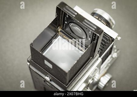 Alte analoge Kamera mit Matrix Stockfoto