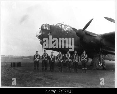 Fotografisches negativ zur Dokumentation von Flugzeugen, Personal und Ausbildungsmaßnahmen der RAF in Großbritannien zwischen 1940 und 1945. Stockfoto