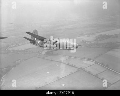 US-AMERIKANISCHE FLUGZEUGE IM ROYAL AIR FORCE-DIENST 1939–1945: DOUGLAS DB7 & DB-7B BOSTON. - Boston Mark III, AL775 „RH-D“, von der No. 88 Squadron RAF mit Sitz in Attlebridge, Norfolk, im Flug Royal Air Force, 88 Squadron, Royal Air Force, Gruppe 2 Stockfoto