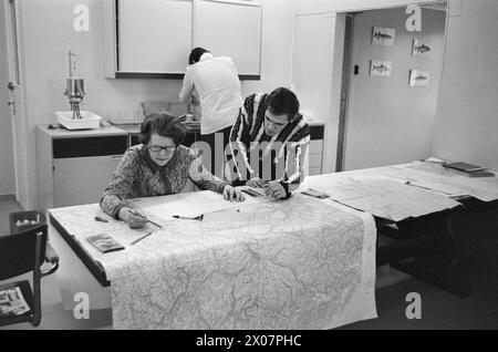 Tatsächlich 7 - 1 - 1973: Um MjösaDie Mjø Bevölkerung bereitet sich auf den Kampf gegen das Schreckgespenst der Verschmutzung vor. Die Hausfrauen sind Vorreiter gegen phosphatreiche Reinigungsmittel. Jetzt hat LO einen Plan für den größten See des Landes vorgelegt. Foto: Sverre A. Børretzen / aktuell / NTB ***FOTO NICHT BEARBEITET*** Stockfoto