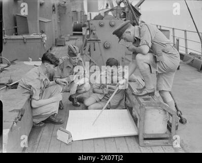 Operation Husky: Royal Navy unterstützt die Landung Siziliens am 9-10. Juli 1943, während die Armee am ersten Tag der Invasion an Bord der HMS Hilary auf See plante. Stockfoto