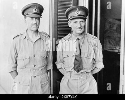 General Sir Harold Alexander und Generalleutnant Bernard Montgomery, Kommandeure im Nordafrika-Feldzug, fotografierten in ihren jeweiligen Rollen zwischen 1940 und 1943. Stockfoto