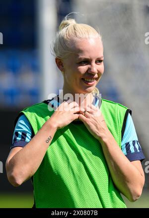 Uherske Hradiste, Tschechische Republik, 4. April 2024: Dänische Frauen-Mannschaftstraining vor dem Fußball-Spiel der UEFA-Europameisterschaft der Frauen zwischen der Tschechischen Republik und Dänemark, Stadtstadion, Tschechische Republik (Vlastimil Vacek / SPP) Stockfoto