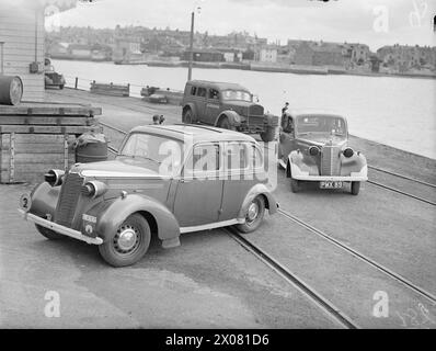 ROMMELS OFFIZIERE KOMMEN ALS GEFANGENE NACH GROSSBRITANNIEN. 30. MAI 1943, DEVONPORT. - Die Werft-Szene, als deutsche Offiziere von Rommels Armee als Kriegsgefangene aus Nordafrika ankamen Stockfoto