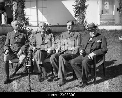 Im Januar 1943 trafen sich General Henri Giraud, Präsident Franklin Roosevelt, General Charles de Gaulle und Premierminister Winston Churchill in der Villa des Präsidenten während der Casablanca-Konferenz. Stockfoto