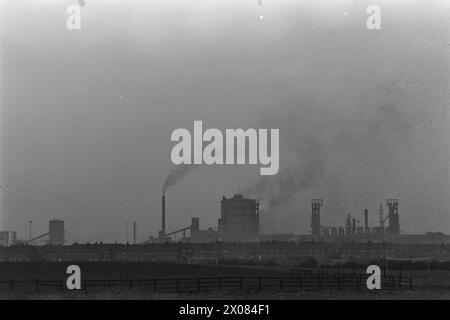 Aktuell 14 - 3 - 1973: Die Stadt, die auf Öl wartet die britische Industriestandorte Teesside hofft auf Norwegen. Sie hofft, dass sie siegreich aus dem Tauziehen hervorgehen wird, um zum Landeplatz für Nordseeöl zu werden. Teesside hat eine Menge Industrie von früher - aber es gibt auch hohe Arbeitslosigkeit in diesem Bezirk von England. Manche hoffen, dass Teesside ein Industrieriese wird. Viele andere freuen sich mit großem Entsetzen auf eine solche Entwicklung. Foto: Odd Ween / aktuell / NTB ***FOTO NICHT VERARBEITET*** Stockfoto