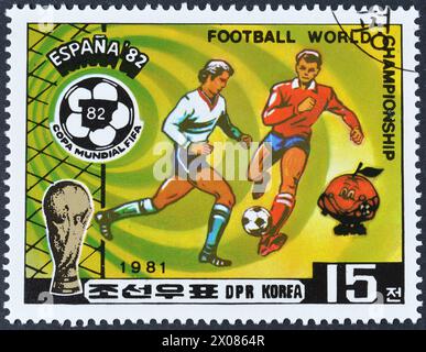 Gestempelte Briefmarke von Nordkorea, die Fußball-Weltmeisterschaft 1982, Spanien, um 1981 fördert. Stockfoto