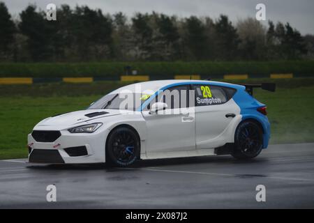 Dalton auf Tees, 10. April 2024. Scott Sumpton fährt einen Cupra Leon für Restart Racing während eines BTCC-Testtages auf dem Croft Circuit. Quelle: Colin Edwards/Alamy Live News. Stockfoto