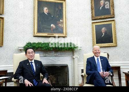 US-Präsident Joe Biden trifft Premierminister Kishida Fumio am 10. April 2024 im Oval Office im Weißen Haus in Washington. Foto: Yuri Gripas/Pool/SIPA USA Stockfoto