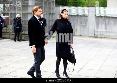 Sophie Wepper mit Ehemann David Meister bei der Trauerfeier für Fritz Wepper in der Herz Jesu Kirche in München-Neuhausen. München, 10.04.2024 *** Sophie Wepper mit Ehemann David Meister beim Trauergottesdienst für Fritz Wepper in der Herz Jesu Kirche München Neuhausen München, 10 04 2024 Foto:XM.xWehnertx/xFuturexImagex trauerfeier wepper 4445 Stockfoto