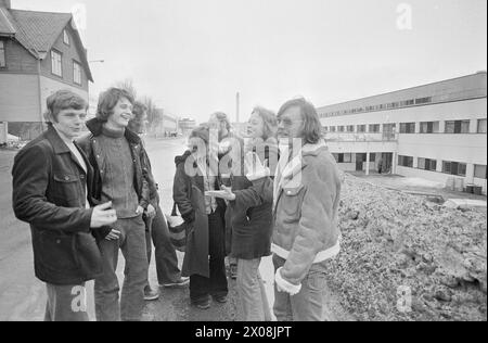 Aktuell 14 - 4 - 1973: Kampf um die Macht der Universität hier ist ein Kampf um die Form der Governance an unserer neuen Universität in Tromsø. Der Konflikt besteht darin, wie viele Sitze die Studenten im Parlament haben sollten. Bei einer Abstimmung unter Studenten und Mitarbeitern stimmten 72 Prozent zu, dass die Studenten 14 von 45 Sitzen im Parlament haben sollten. Jetzt wird ein Teil des Vorstands unter der Leitung von Professor für Medizin, Peter F. Hjort, den Anteil auf 10 von 45 Plätzen reduzieren. Foto: Sverre A. Børretzen / aktuell / NTB ***FOTO NICHT BEARBEITET*** Stockfoto