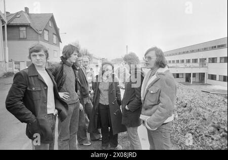 Aktuell 14 - 4 - 1973: Kampf um die Macht der Universität hier ist ein Kampf um die Form der Governance an unserer neuen Universität in Tromsø. Der Konflikt besteht darin, wie viele Sitze die Studenten im Parlament haben sollten. Bei einer Abstimmung unter Studenten und Mitarbeitern stimmten 72 Prozent zu, dass die Studenten 14 von 45 Sitzen im Parlament haben sollten. Jetzt wird ein Teil des Vorstands unter der Leitung von Professor für Medizin, Peter F. Hjort, den Anteil auf 10 von 45 Plätzen reduzieren. Foto: Sverre A. Børretzen / aktuell / NTB ***FOTO NICHT BEARBEITET*** Stockfoto