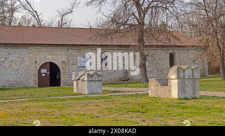 Vidin, Bulgarien - 16. März 2024: Archäologisches Museum Epigraphisches Zentrum Historisches Wahrzeichen in der Baba Vida Straße. Stockfoto