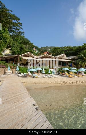 Jack's Bar (im Besitz des Bequia Beach Hotel). Princess Margaret Beach, Bequia Island, St. Vincent und die Grenadinen, Karibik Stockfoto