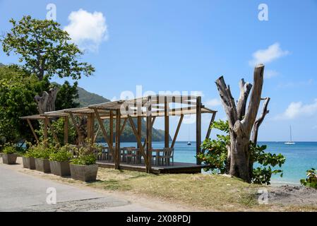 Mangoz Beach Club Bar und Restaurant am Lower Bay Beach, Bequia Island, St. Vincent und die Grenadinen, Karibik Stockfoto