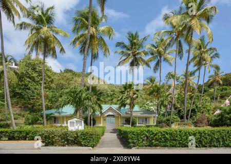 Corea's Food Store, das lokale Lebensmittelgeschäft in Lovell Village, Britannia Bay, Mustique Island, St. Vincent & die Grenadinen, Karibik Stockfoto