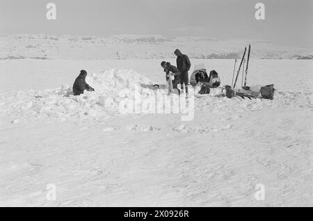 Aktuell 18 - 4 - 1974: Der Schnee ist schmutzig Regen und giftiger Staub, der mit dem Wind von weitem kommt, haben begonnen, das Leben in der Natur um uns herum zu bedrohen. Ein Forschungsprojekt mit der Bezeichnung "die Wirkung von saurem Regen auf Wälder und Fische" wurde in Zusammenarbeit von rund 10 verschiedenen Institutionen ins Leben gerufen. Foto: Sverre A. Børretzen / aktuell / NTB ***FOTO NICHT BEARBEITET*** Stockfoto