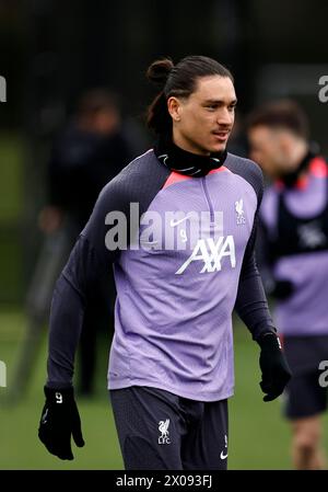 10. April 2024; Anfield and AXA Training Centre, Liverpool, Merseyside, England; Pressekonferenz und Training vor dem Spiel der UEFA Europa League zwischen Liverpool und Atalanta in Liverpool, England. Darwin Nunez aus Liverpool während der heutigen Schulung im AXA Training Centre in Kirkby, Stockfoto