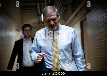 Washington, USA. April 2024. Der Vertreter Jim Jordan (R-OH) spaziert am Mittwoch, den 10. April, durch das US-Kapitol in Washington, DC, 2024. (Graeme Sloan/SIPA USA) Credit: SIPA USA/Alamy Live News Stockfoto