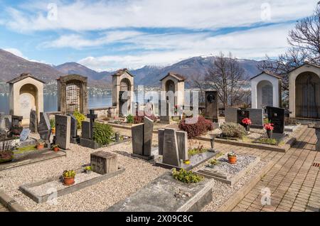 Blick auf den Friedhof Sant Abbondio, Ranzo, Gambarogno im Kanton Tessin, Schweiz Stockfoto