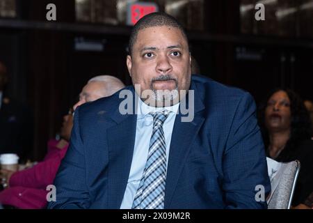 Der Staatsanwalt des Bezirks Manhattan Alvin Bragg nimmt am 10. April 2024 am Sheraton New York Times Square Teil Stockfoto