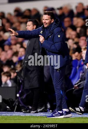 Watford Interimsmanager Tom Cleverley war während des Sky Bet Championship Matches im Portman Road Stadium in Ipswich an der Touchline. Bilddatum: Mittwoch, 10. April 2024. Stockfoto