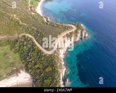 Fantastische Aussicht auf die Küste von Sithonia in der Nähe des Azapiko North Beach, Chalkidiki, Zentralmakedonien, Griechenland Stockfoto