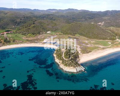 Fantastische Aussicht auf die Küste von Sithonia in der Nähe des Azapiko North Beach, Chalkidiki, Zentralmakedonien, Griechenland Stockfoto