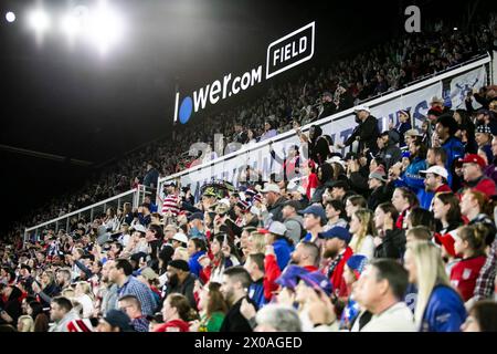 Columbus, Ohio, USA. April 2024. Das Publikum jubelt während des USWNT gegen Kanada im She Believes Cup Finale bei Lower.com Field in Columbus, Ohio. (Kindell Buchanan/Alamy Live News) Stockfoto