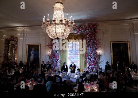 Washington, Vereinigte Staaten. April 2024. US-Präsident Joe Biden empfängt Premierminister Kishida Fumio und Frau Kishida Yuko aus Japan am 10. April 2024 zu einem Staatsessen im East Room des Weißen Hauses in Washington. Quelle: Yuri Gripas/Pool über CNP/dpa/Alamy Live News Stockfoto