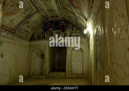 Blick auf das Innere der Madrassah in Buchara, Usbekistan. Hintergrundbild Stockfoto