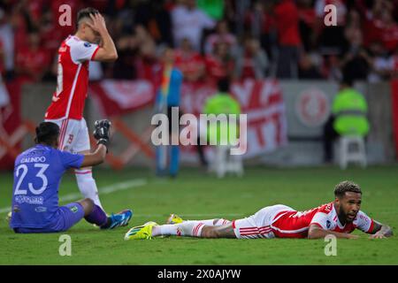 Porto Alegre, Brasilien. April 2024. Wesley of Internacional während des Spiels zwischen Internacional und Tomayapo für die 2. Runde der Copa Sudamericana 2024 im Beira-Rio Stadium in Porto Alegre, Brasilien am 10. April. Foto: Max Peixoto/DiaEsportivo/Alamy Live News Credit: DiaEsportivo/Alamy Live News Stockfoto