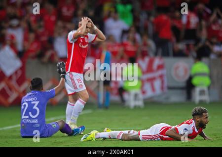 Porto Alegre, Brasilien. April 2024. Wesley of Internacional während des Spiels zwischen Internacional und Tomayapo für die 2. Runde der Copa Sudamericana 2024 im Beira-Rio Stadium in Porto Alegre, Brasilien am 10. April. Foto: Max Peixoto/DiaEsportivo/Alamy Live News Credit: DiaEsportivo/Alamy Live News Stockfoto